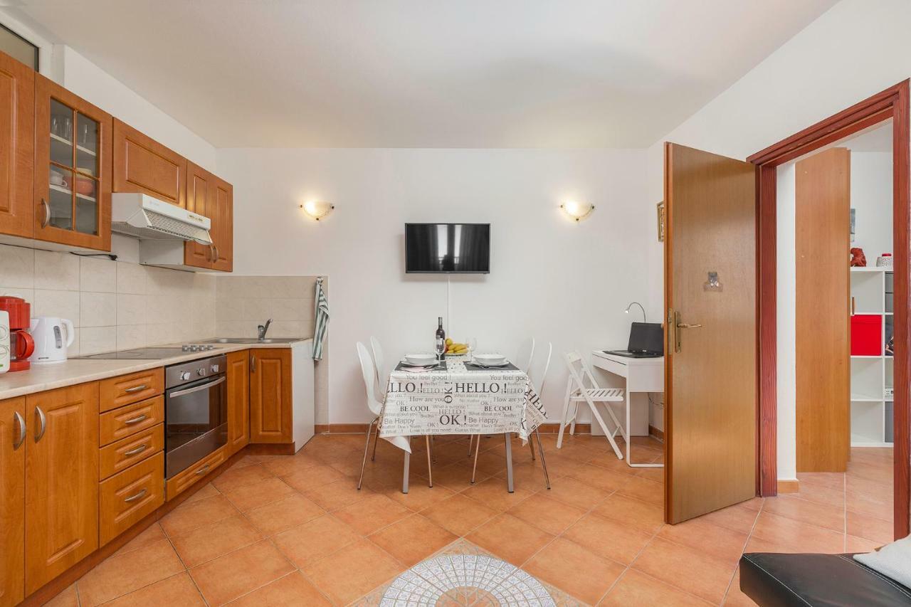 Apartment Sara Rovinj Exterior photo
